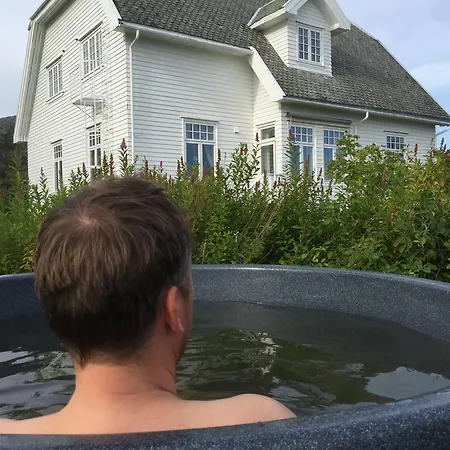 Arctic Garden Konukevi