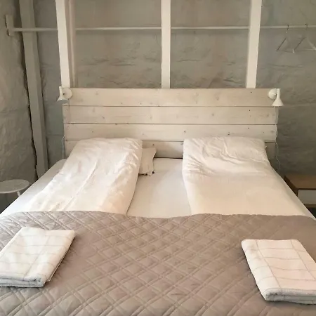 Arctic Garden Konukevi