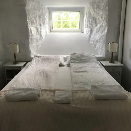 Arctic Garden Guest house Lodingen