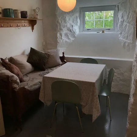 Arctic Garden Konukevi Lodingen