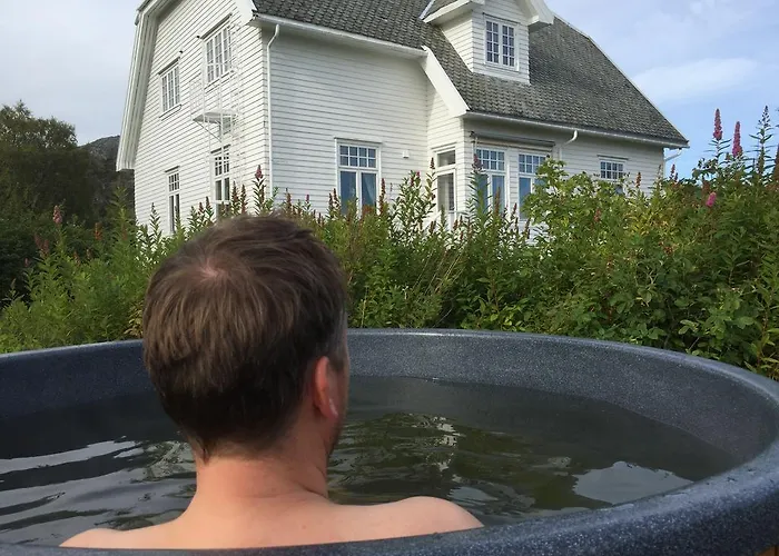 Arctic Garden בית הארחה