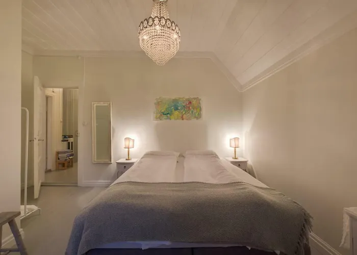 Arctic Garden בית הארחה *