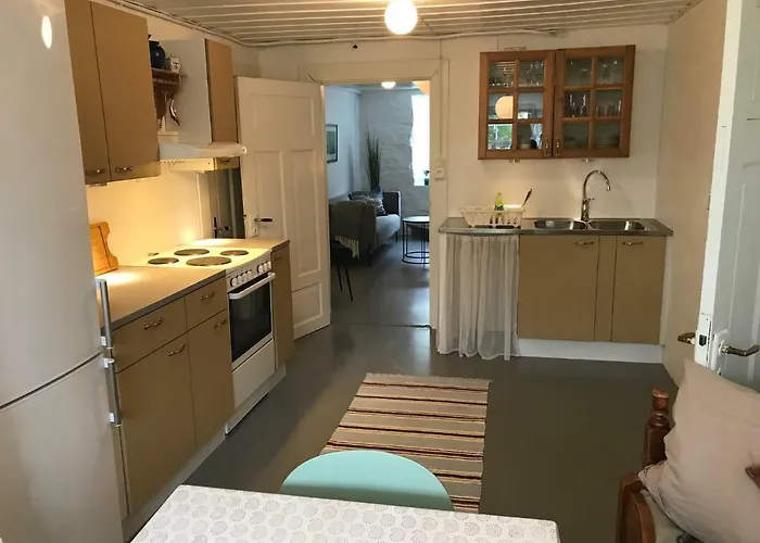 Arctic Garden בית הארחה